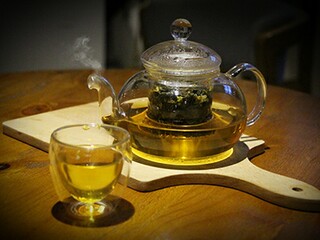抒写母爱亲情的诗句（抒写母爱亲情的诗句有哪些）